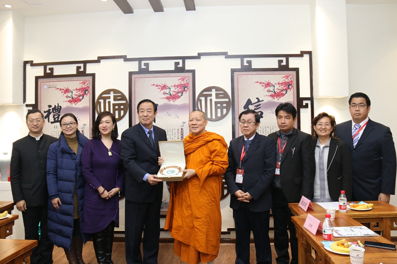 交流合作三:泰国海上丝绸之路孔子学院三所学校代表一行来访必赢官网 (3).JPG